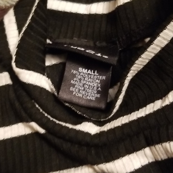 Rue 21 Mock Neck Dress - Picture 4 of 4